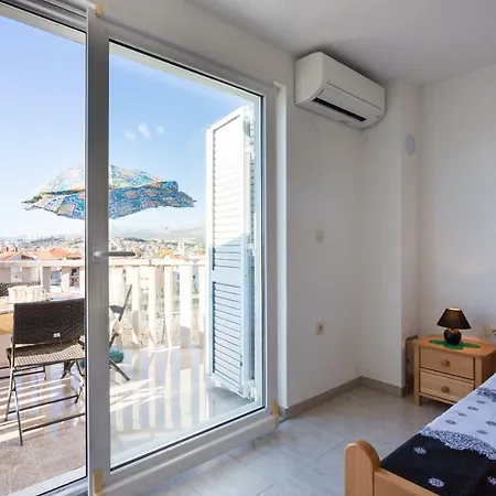 Apartment Studio Cerovsek Podstrana