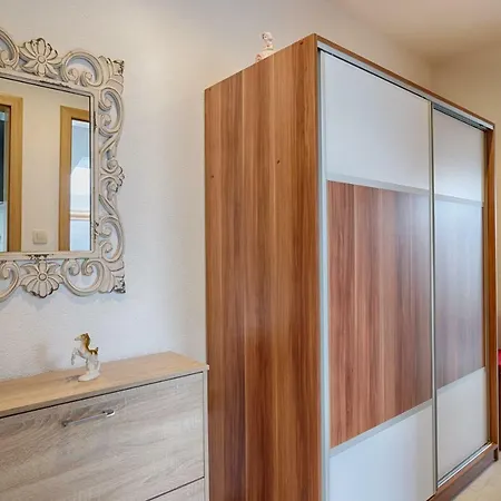 Studio Cerovsek Apartment Podstrana