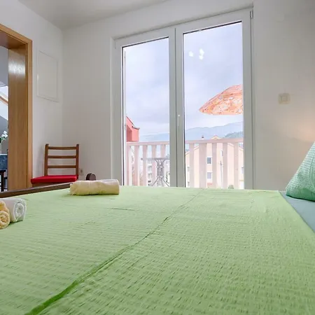 Studio Cerovsek Apartment Podstrana